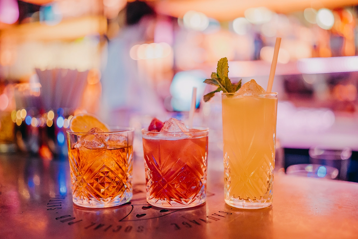 sauvage social pub cocktails boire manger